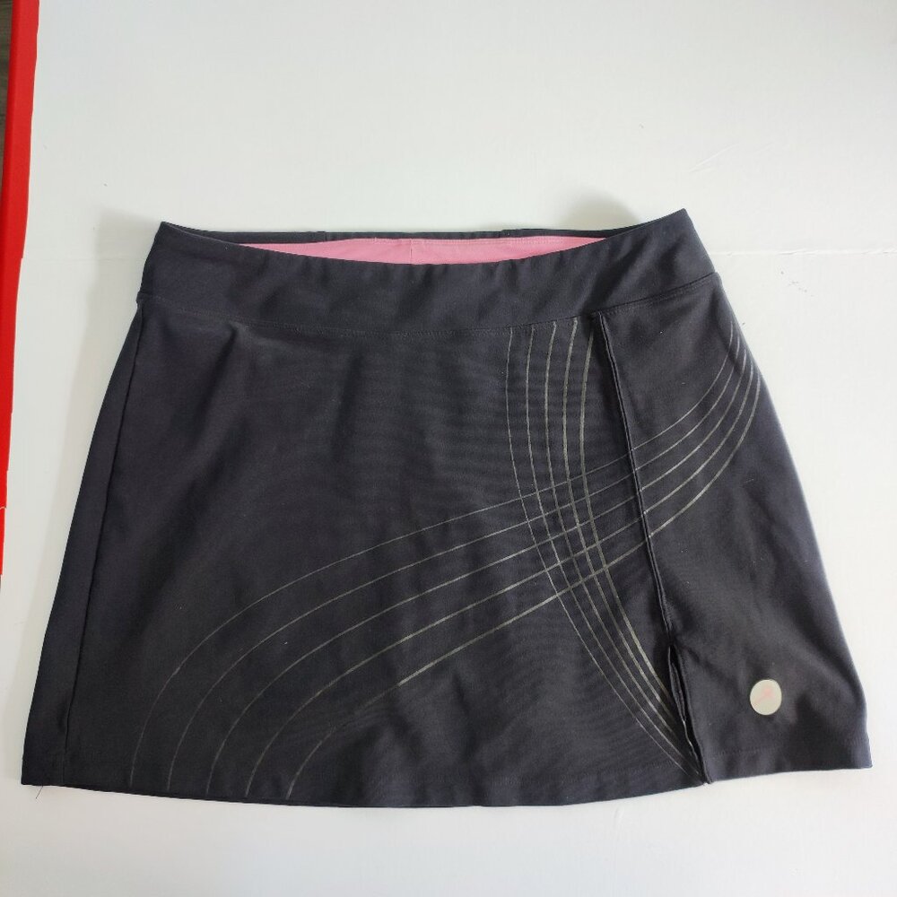Running Room skirt Fit wear black with pink pattern women's size M